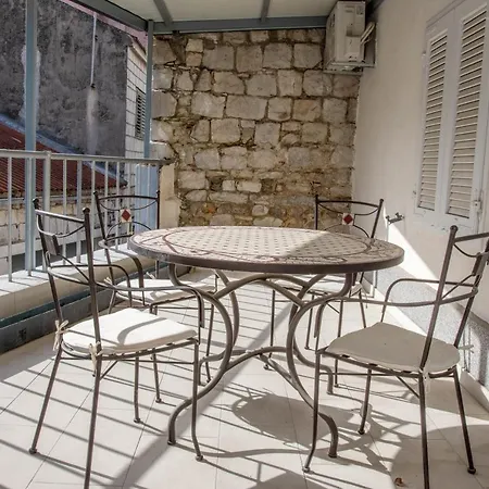 Baba Ane Kastela